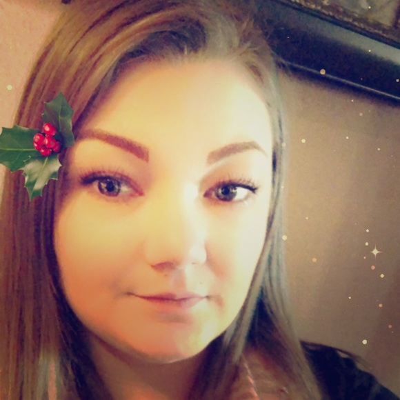 Meet your Posher, Danika - Picture 1 of 2